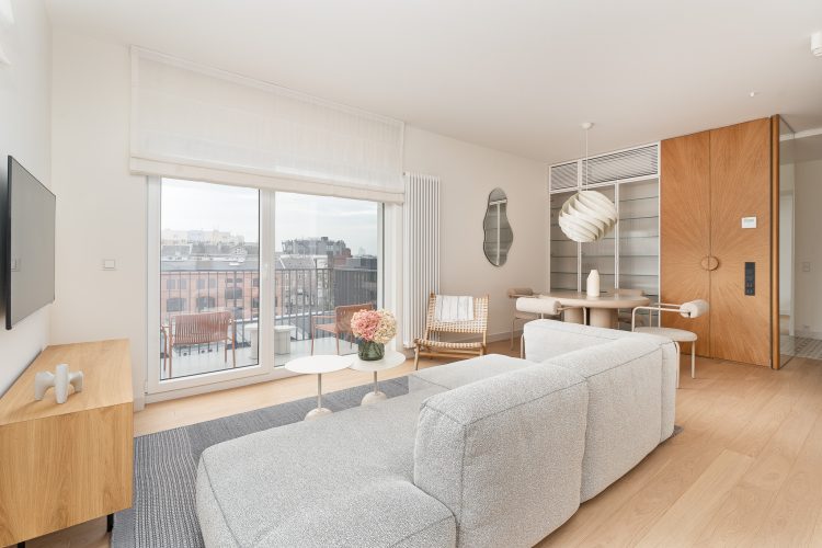 jasne nowoczesne wnętrze