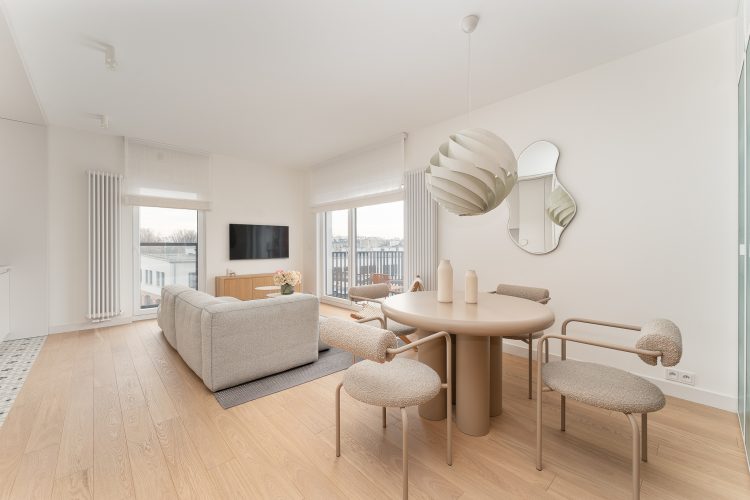 jasne nowoczesne wnętrze