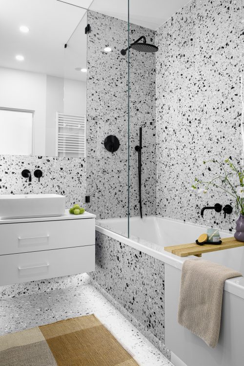 nowoczesna, jasna łazienka