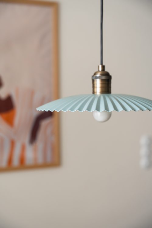 nowoczesne wnętrze z kolorowymi meblami