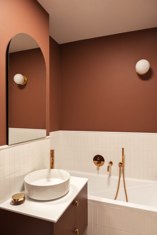 nowoczesne wnętrze z kolorowymi meblami