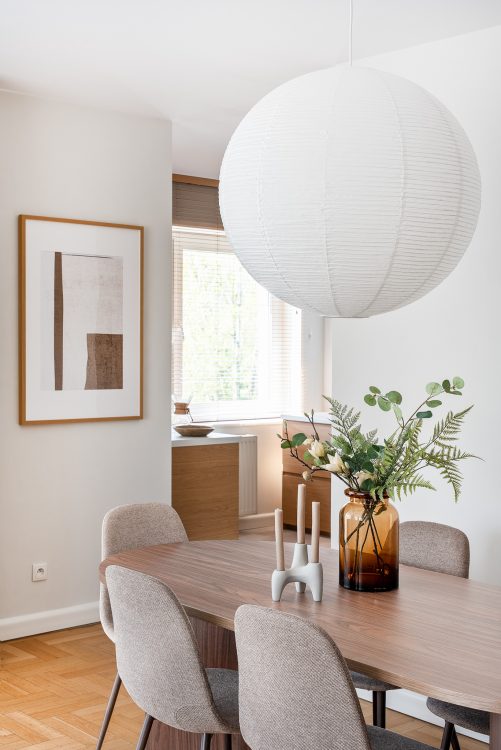 jasne, klasyczne wnętrze