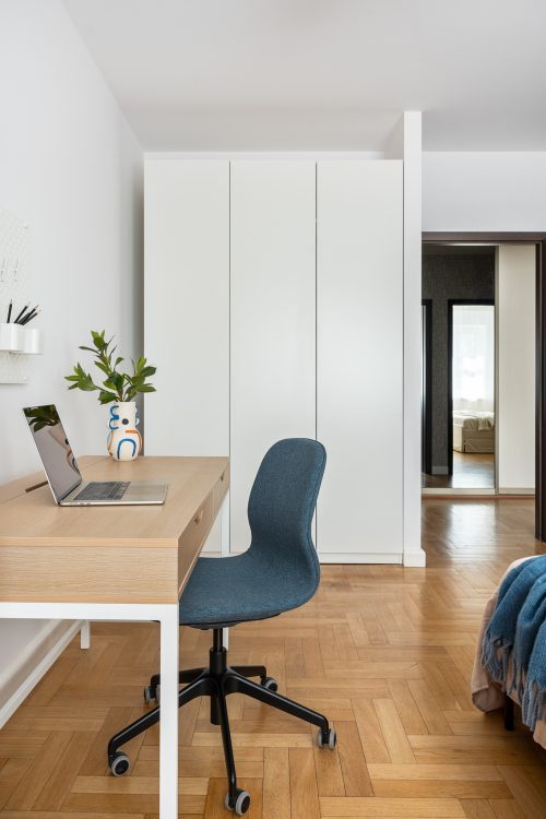 jasne, klasyczne wnętrze