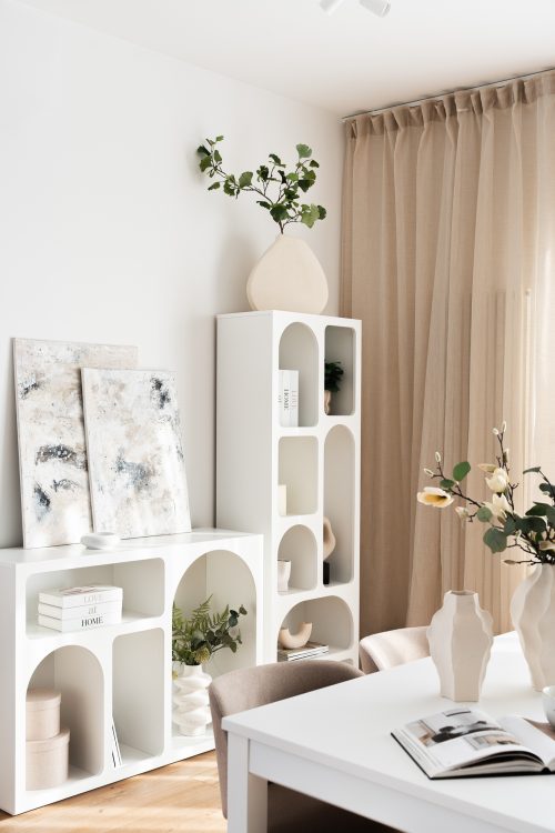 jasne, słoneczne wnętrze