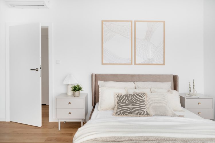 jasne, słoneczne wnętrze