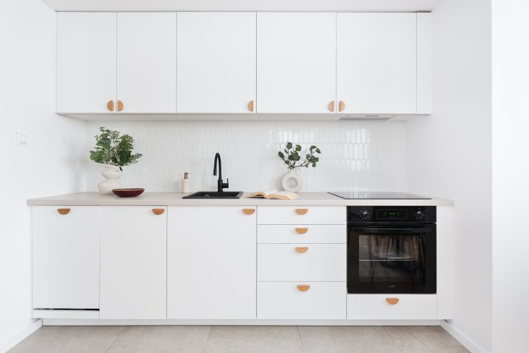 jasne wnętrze z dekoracjami