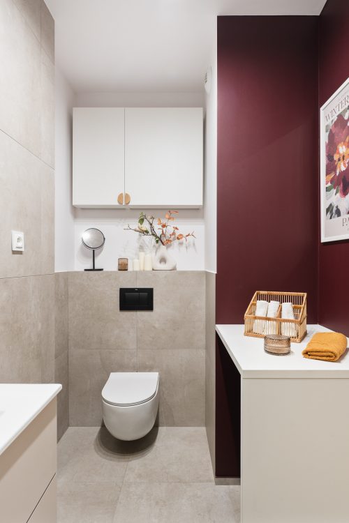 jasne wnętrze z dekoracjami