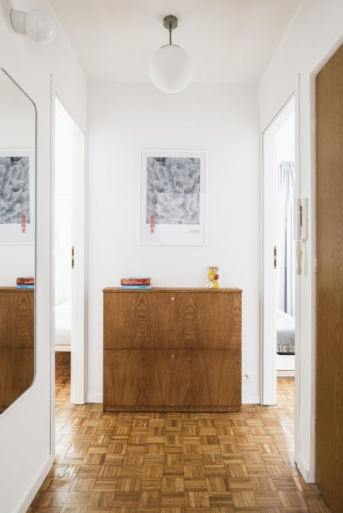 jasne wnętrze w stylu japandi