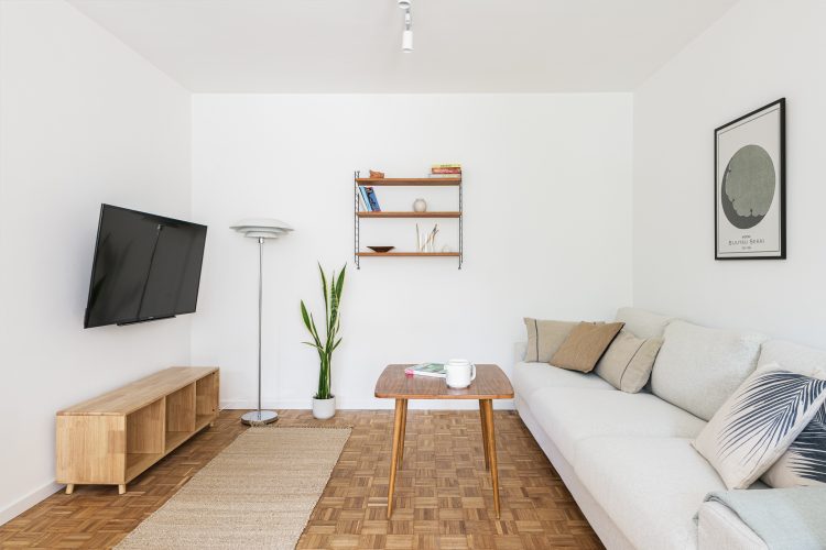 jasne wnętrze w stylu japandi