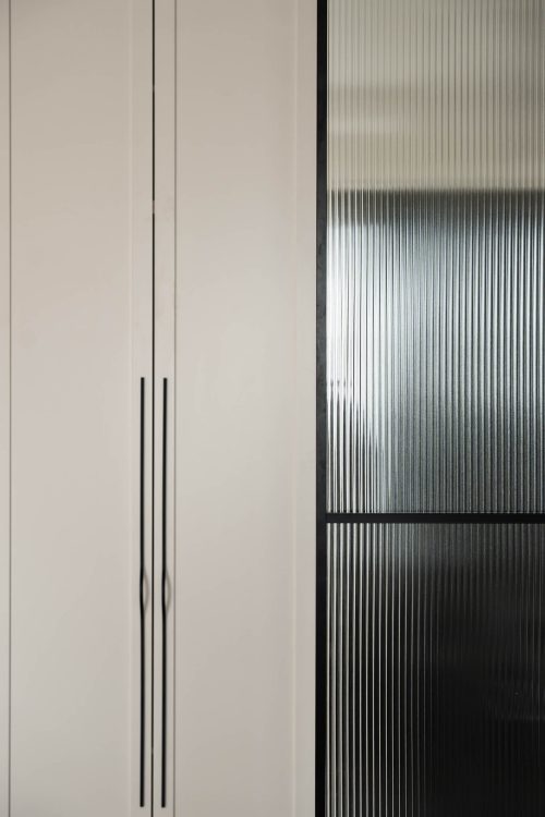 Nowoczesna jadalnia z eleganckim wystrojem