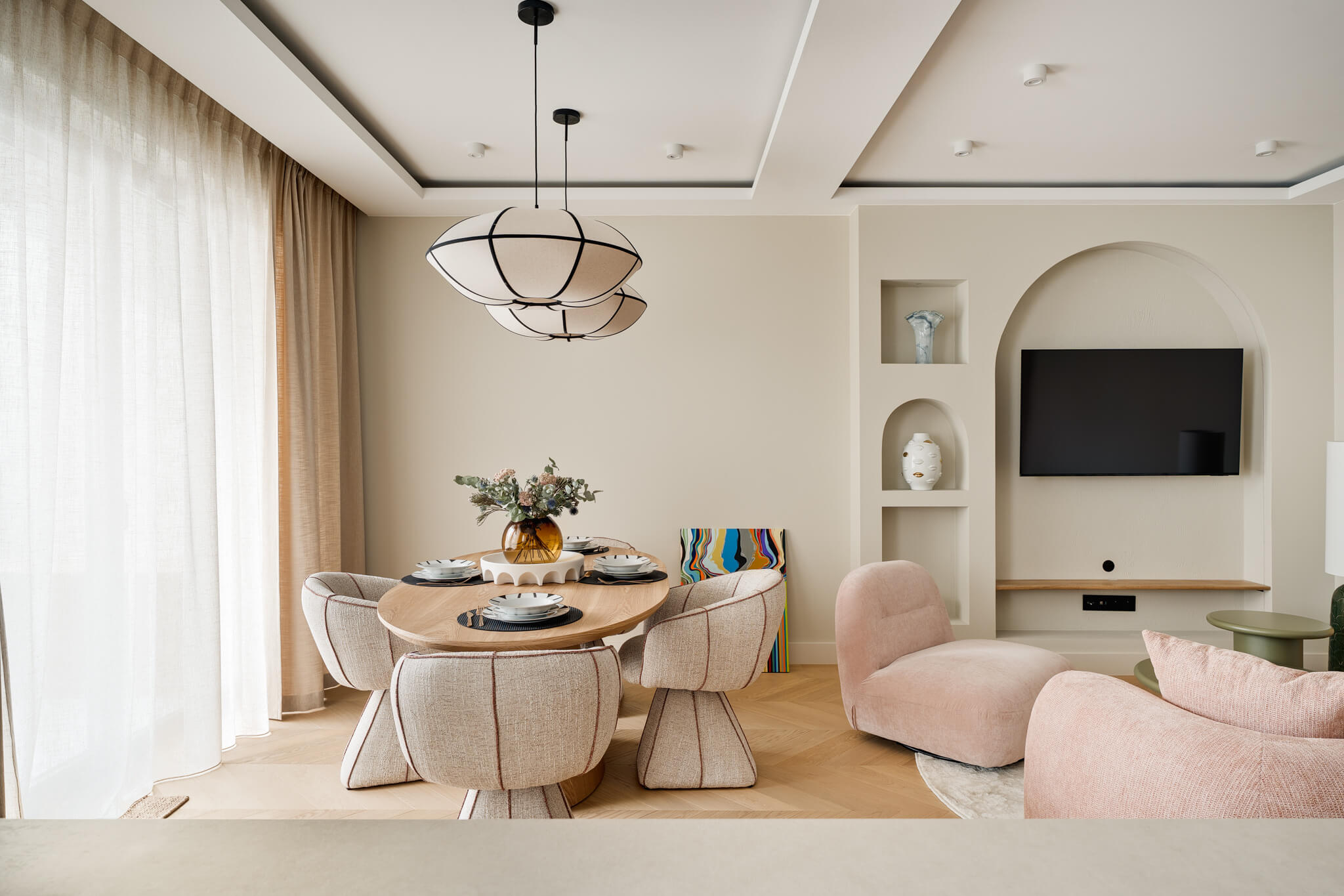 fotografia wnętrz Nowoczesna jadalnia z eleganckim wystrojem