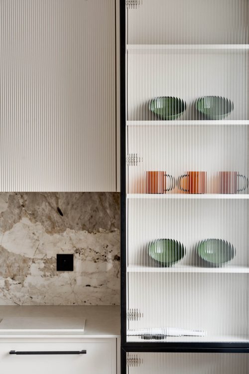 Nowoczesna jadalnia z eleganckim wystrojem